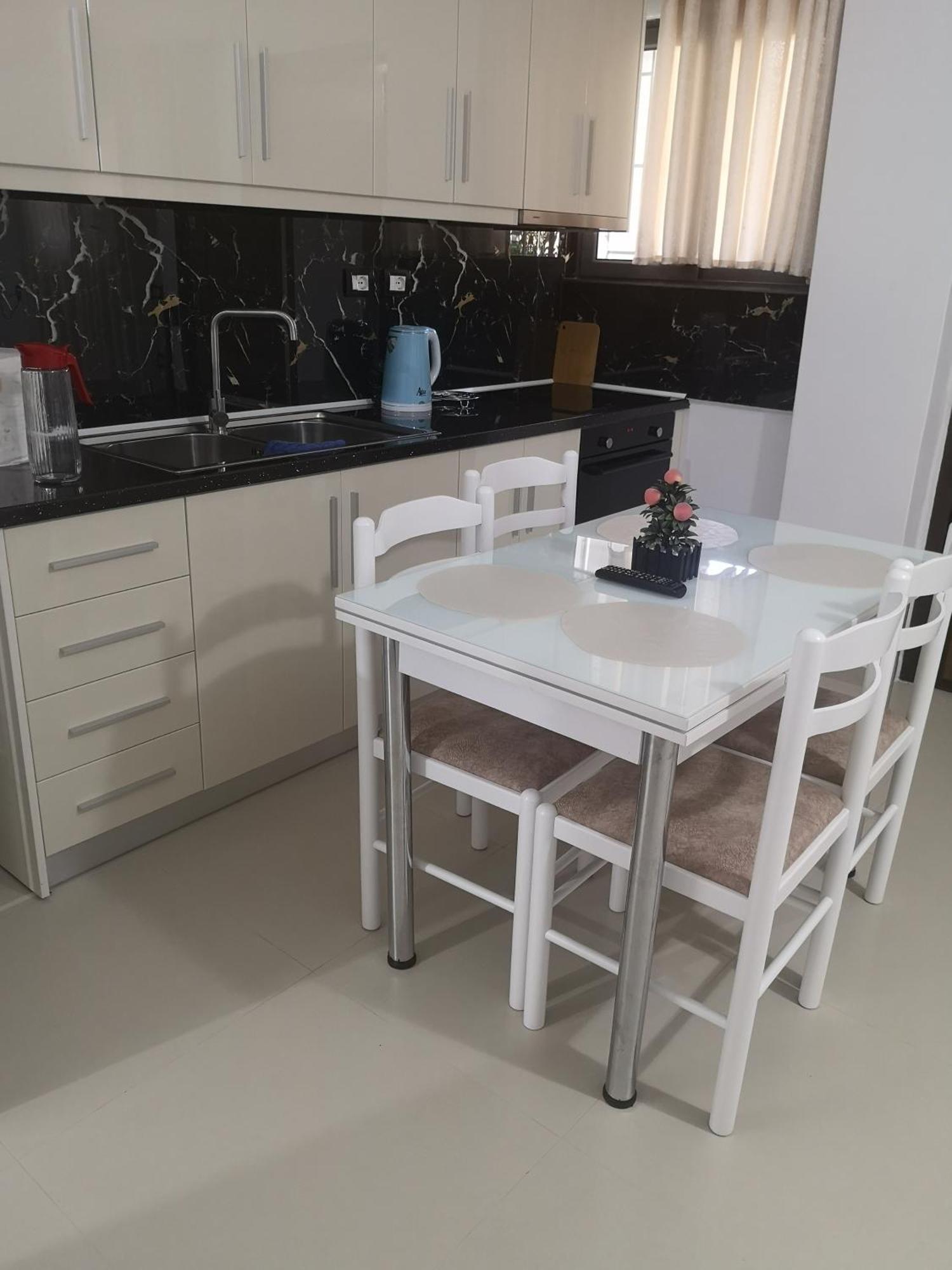 Guest House Emi Берат Екстер'єр фото