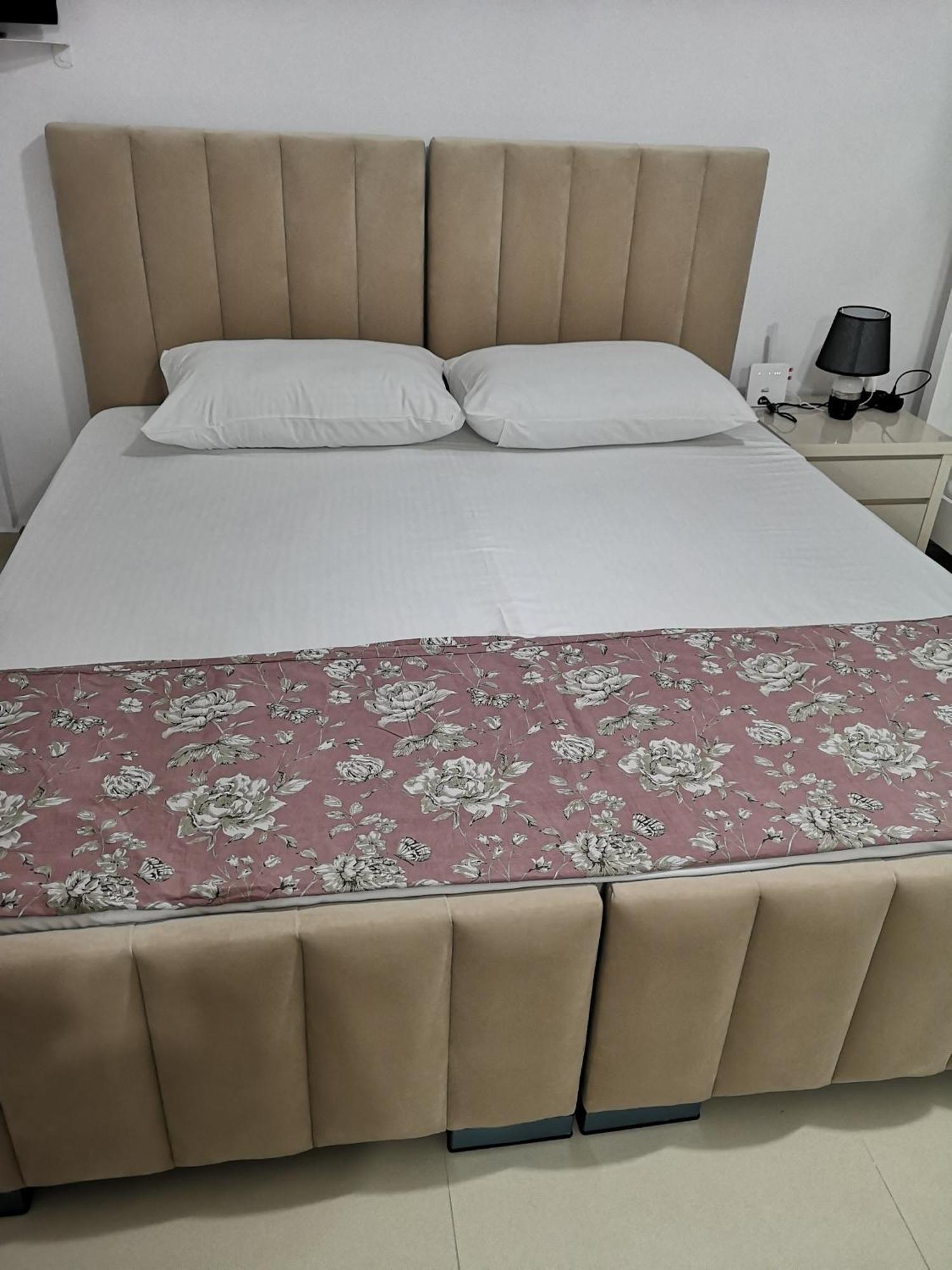 Guest House Emi Берат Екстер'єр фото