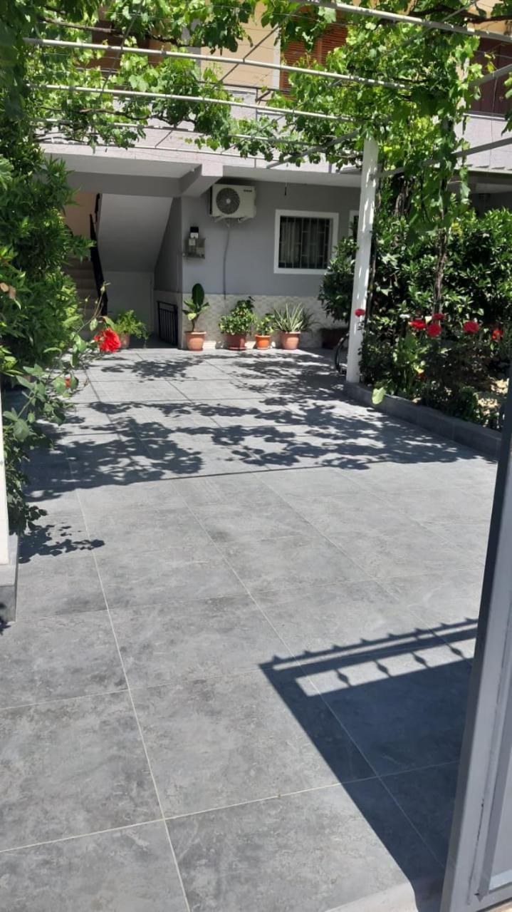Guest House Emi Берат Екстер'єр фото